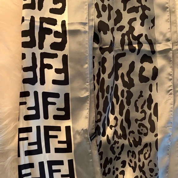Fendi Black and Gray Logo Scarf - Picture 6 of 7